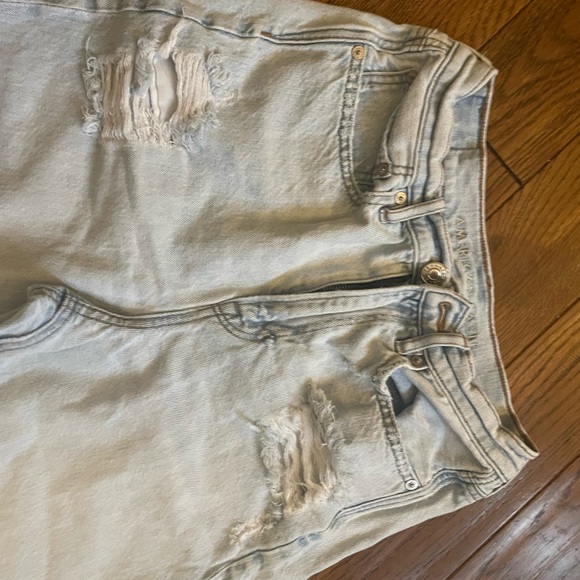 American Eagle distressed jeans size 6 - Picture 2 of 3